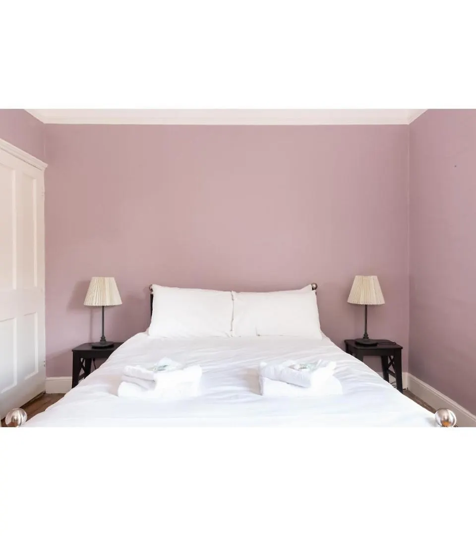 Bright & Beautiful Period Property - Pass The Keys York 0*,